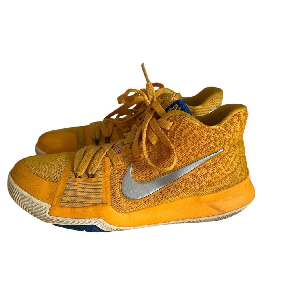 Nike Kyrie 3 Mac and Cheese Athletic Basketball Sneakers EUC